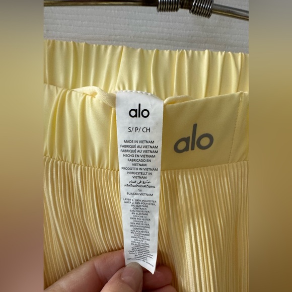 Alo Micro Plisse Tennis Skirt Limited Edition Lemon Ice Color sz S - Picture 8 of 14